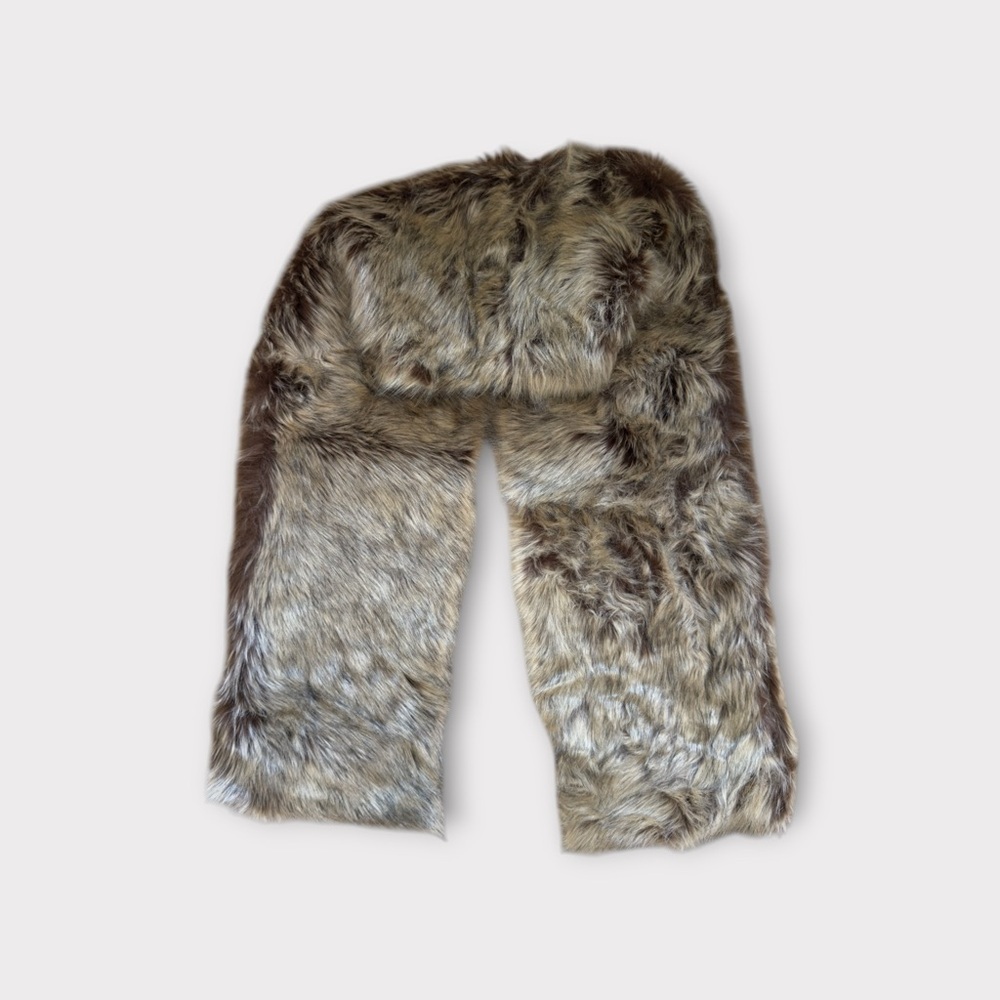 • Babeyond faux coyote fur scarf shawl